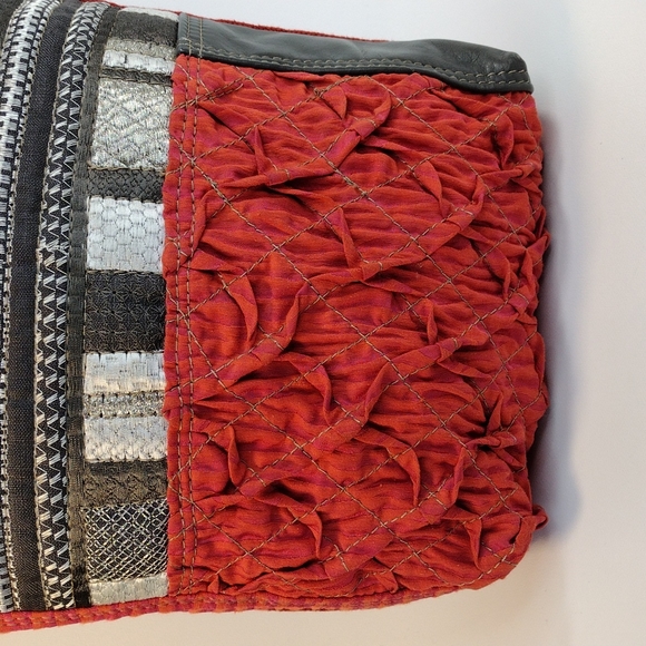 Tote - Picture 2 of 5